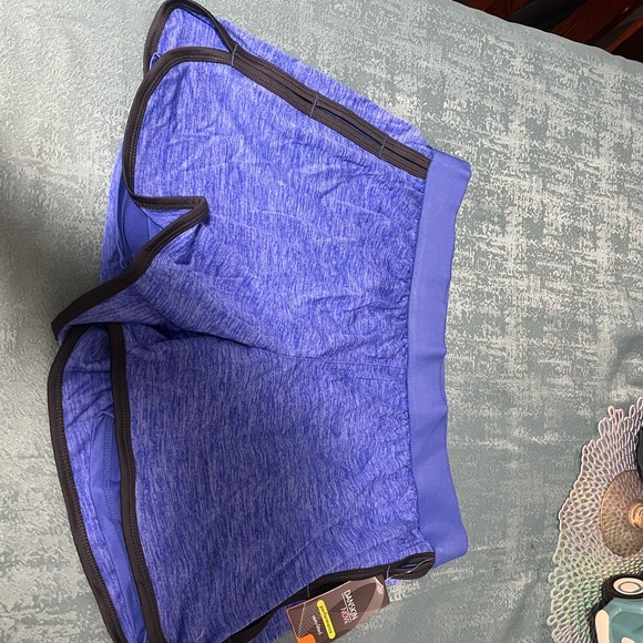 Active performance semi-fitted shorts - Picture 2 of 4